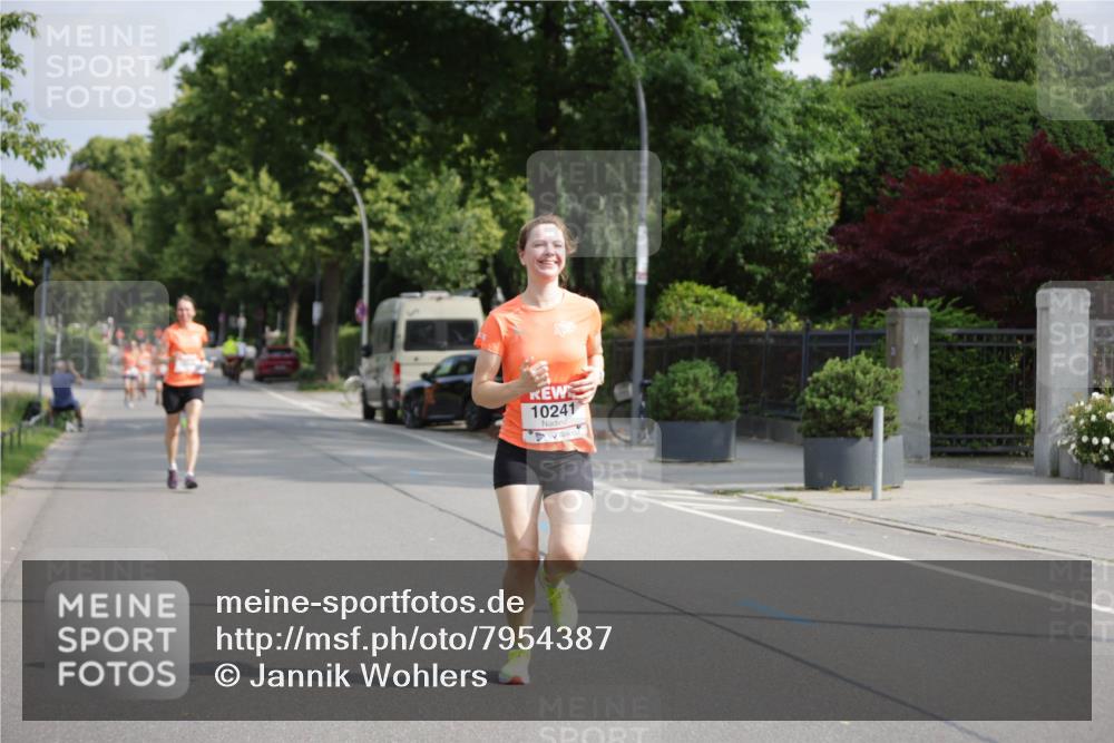 15.06.2025 - REWE Women's Run Jannik Wohlers http://msf.ph/oto/7954387 15.06.2025 08:49:35 Laufen 10241 meine-sportfotos.de