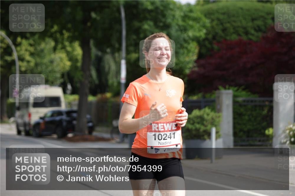 15.06.2025 - REWE Women's Run Jannik Wohlers http://msf.ph/oto/7954399 15.06.2025 08:49:36 Laufen 10241 meine-sportfotos.de