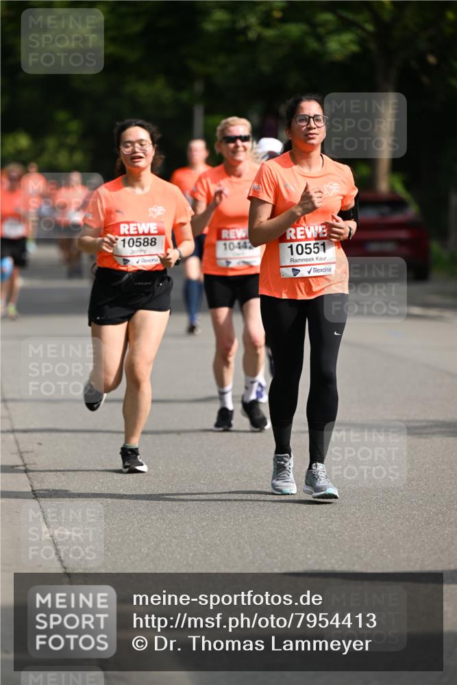 15.06.2025 - REWE Women's Run Dr. Thomas Lammeyer http://msf.ph/oto/7954413 15.06.2025 09:44:11 Laufen 10588, 1044, 10551 meine-sportfotos.de