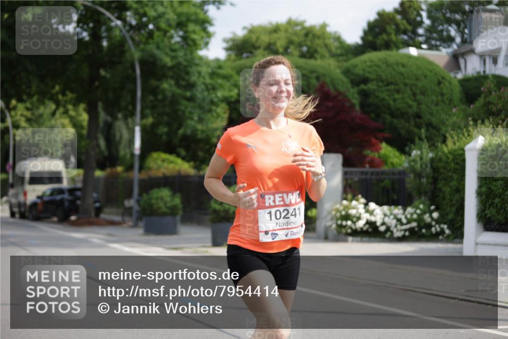 15.06.2025 - REWE Women's Run Jannik Wohlers http://msf.ph/oto/7954414 15.06.2025 08:49:36 Laufen 10241 meine-sportfotos.de