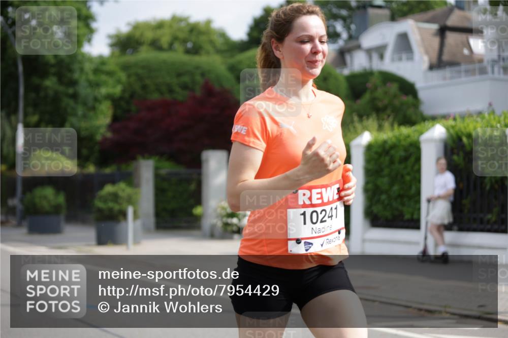 15.06.2025 - REWE Women's Run Jannik Wohlers http://msf.ph/oto/7954429 15.06.2025 08:49:37 Laufen 10241 meine-sportfotos.de