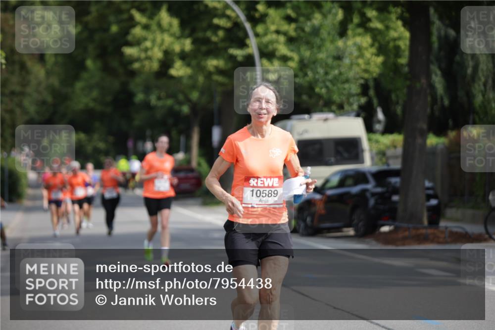 15.06.2025 - REWE Women's Run Jannik Wohlers http://msf.ph/oto/7954438 15.06.2025 08:49:38 Laufen 10589 meine-sportfotos.de