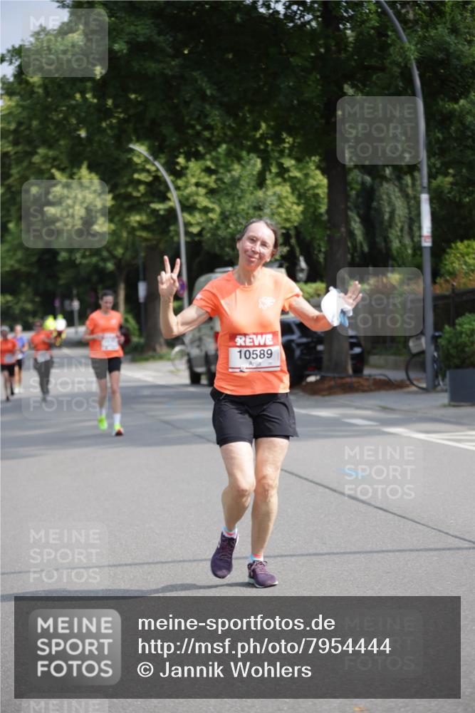 15.06.2025 - REWE Women's Run Jannik Wohlers http://msf.ph/oto/7954444 15.06.2025 08:49:39 Laufen 10589 meine-sportfotos.de