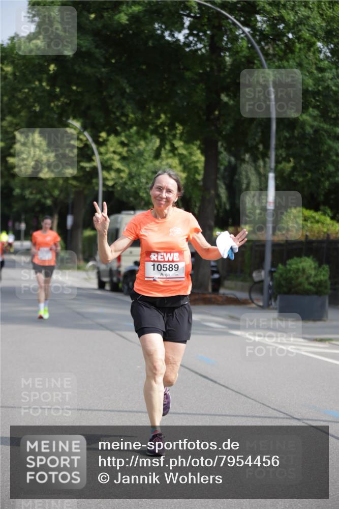 15.06.2025 - REWE Women's Run Jannik Wohlers http://msf.ph/oto/7954456 15.06.2025 08:49:39 Laufen 10589 meine-sportfotos.de