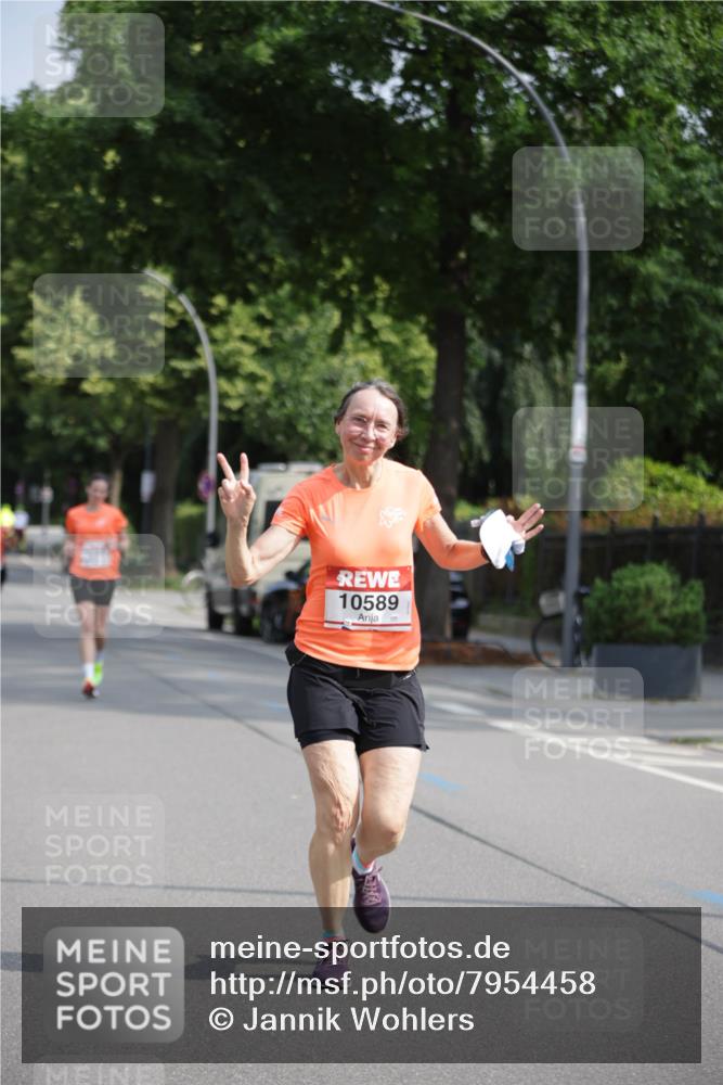 15.06.2025 - REWE Women's Run Jannik Wohlers http://msf.ph/oto/7954458 15.06.2025 08:49:39 Laufen 10589 meine-sportfotos.de