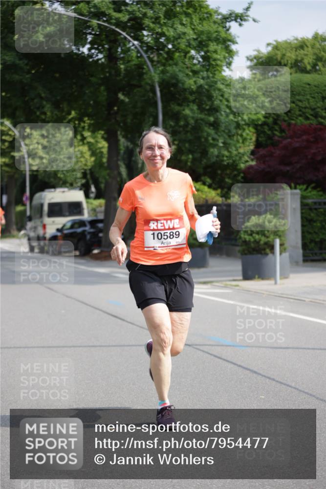 15.06.2025 - REWE Women's Run Jannik Wohlers http://msf.ph/oto/7954477 15.06.2025 08:49:40 Laufen 10589 meine-sportfotos.de