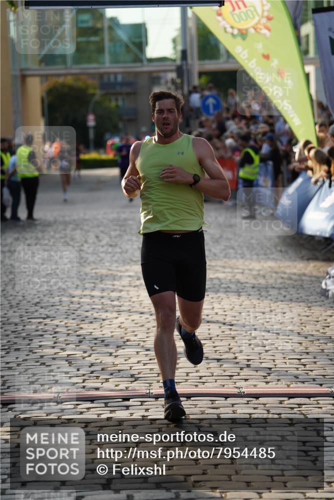 13.06.2025 - Holstenköstenlauf Felixshl http://msf.ph/oto/7954485 13.06.2025 19:44:46 Laufen 2625, 3233, 3641 meine-sportfotos.de