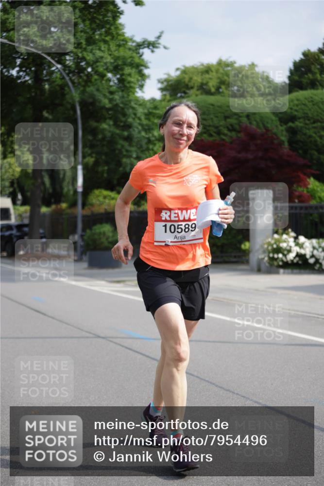 15.06.2025 - REWE Women's Run Jannik Wohlers http://msf.ph/oto/7954496 15.06.2025 08:49:41 Laufen 10589 meine-sportfotos.de