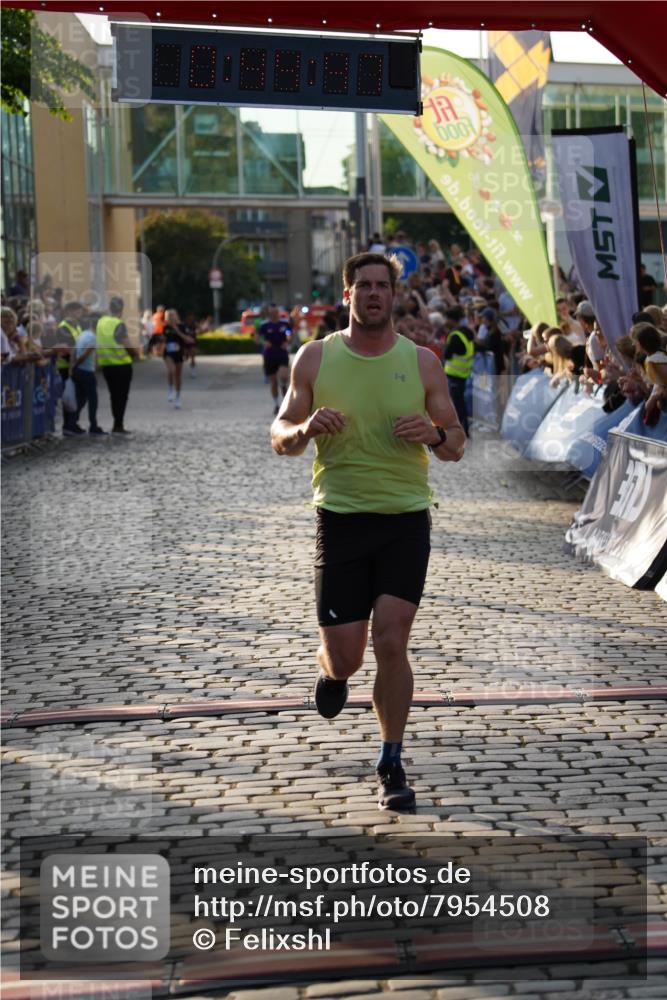 13.06.2025 - Holstenköstenlauf Felixshl http://msf.ph/oto/7954508 13.06.2025 19:44:46 Laufen 2625, 3233, 3641 meine-sportfotos.de