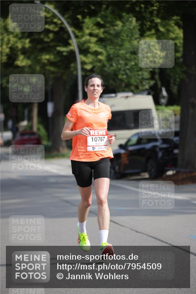 15.06.2025 - REWE Women's Run Jannik Wohlers http://msf.ph/oto/7954509 15.06.2025 08:49:42 Laufen 10767 meine-sportfotos.de