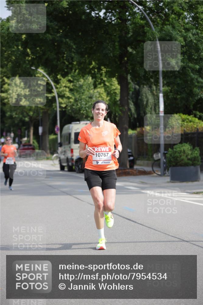15.06.2025 - REWE Women's Run Jannik Wohlers http://msf.ph/oto/7954534 15.06.2025 08:49:44 Laufen 10767 meine-sportfotos.de