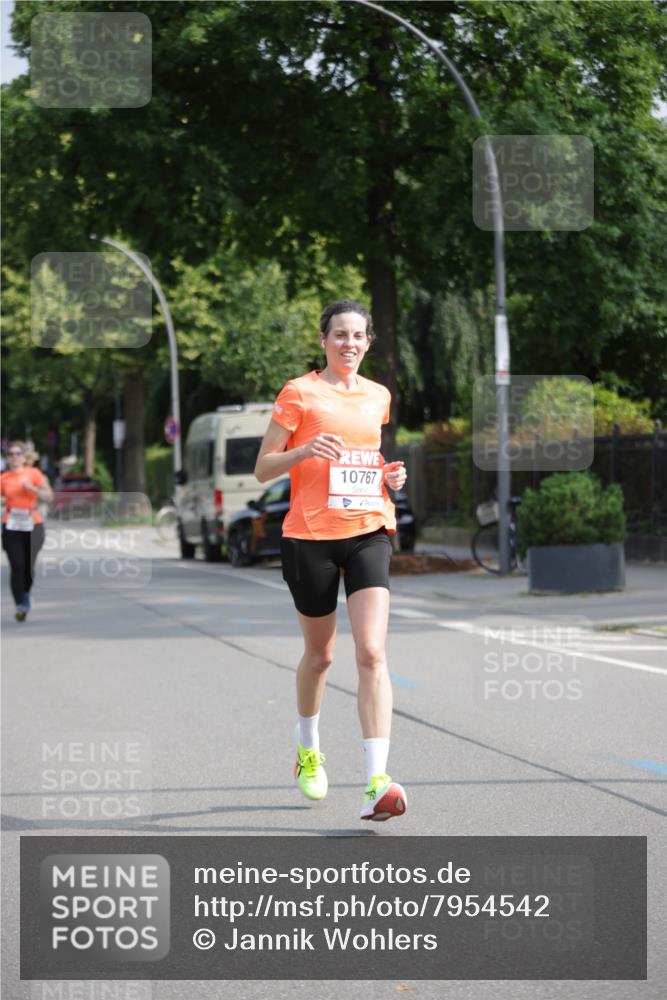 15.06.2025 - REWE Women's Run Jannik Wohlers http://msf.ph/oto/7954542 15.06.2025 08:49:44 Laufen 10767 meine-sportfotos.de