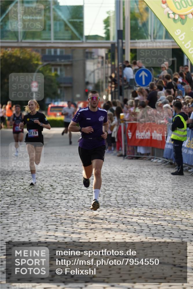 13.06.2025 - Holstenköstenlauf Felixshl http://msf.ph/oto/7954550 13.06.2025 19:44:51 Laufen 2623, 3082, 3119, 3233 meine-sportfotos.de