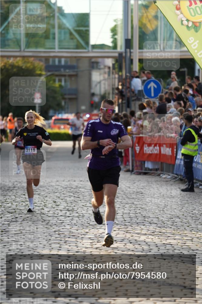 13.06.2025 - Holstenköstenlauf Felixshl http://msf.ph/oto/7954580 13.06.2025 19:44:52 Laufen 2623, 3082, 3119, 3233 meine-sportfotos.de