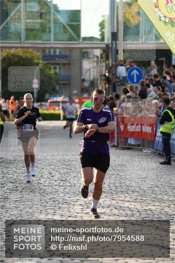 13.06.2025 - Holstenköstenlauf Felixshl http://msf.ph/oto/7954588 13.06.2025 19:44:52 Laufen 2623, 3082, 3119, 3233 meine-sportfotos.de