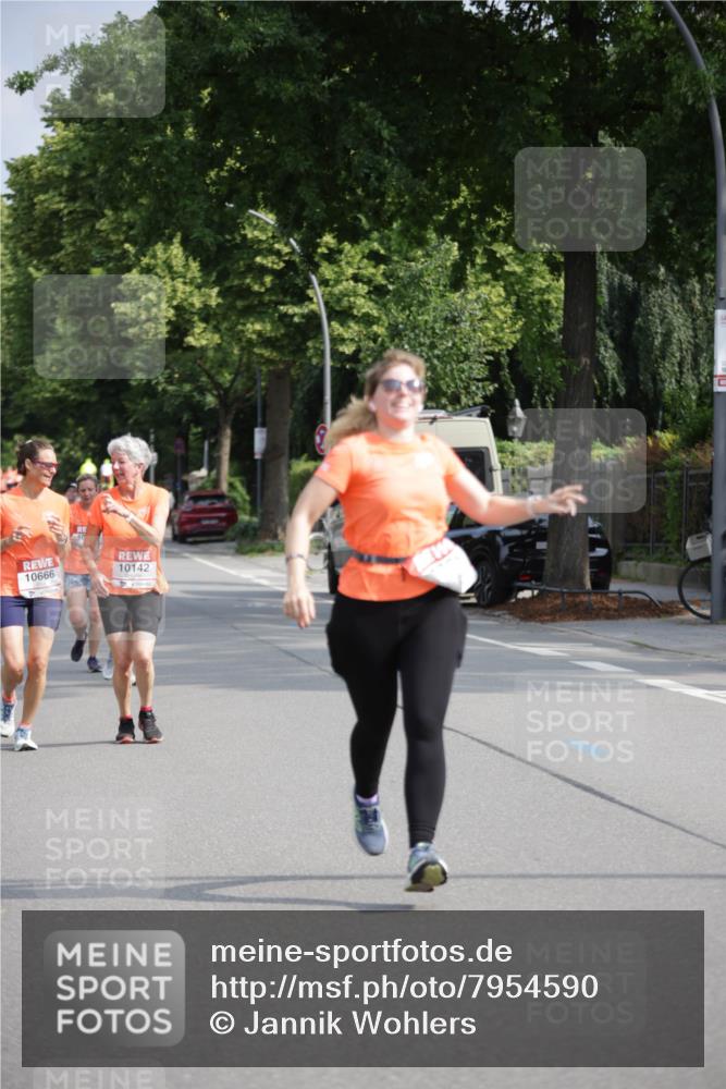 15.06.2025 - REWE Women's Run Jannik Wohlers http://msf.ph/oto/7954590 15.06.2025 08:49:48 Laufen 10666, 10142 meine-sportfotos.de
