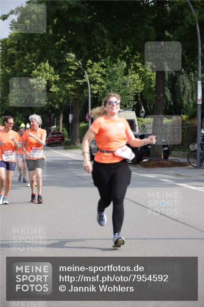 15.06.2025 - REWE Women's Run Jannik Wohlers http://msf.ph/oto/7954592 15.06.2025 08:49:48 Laufen 10, 10666, 10142 meine-sportfotos.de