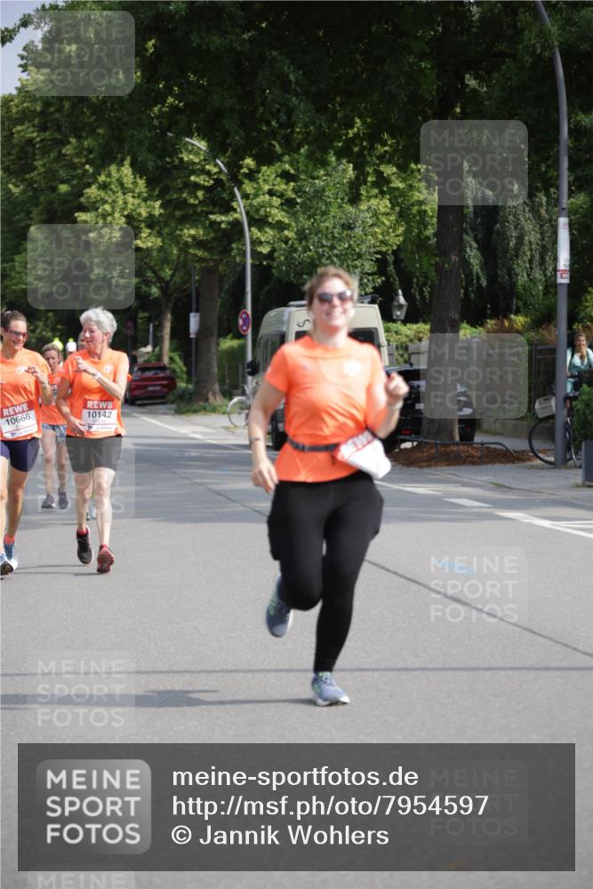 15.06.2025 - REWE Women's Run Jannik Wohlers http://msf.ph/oto/7954597 15.06.2025 08:49:48 Laufen 10666, 10142 meine-sportfotos.de