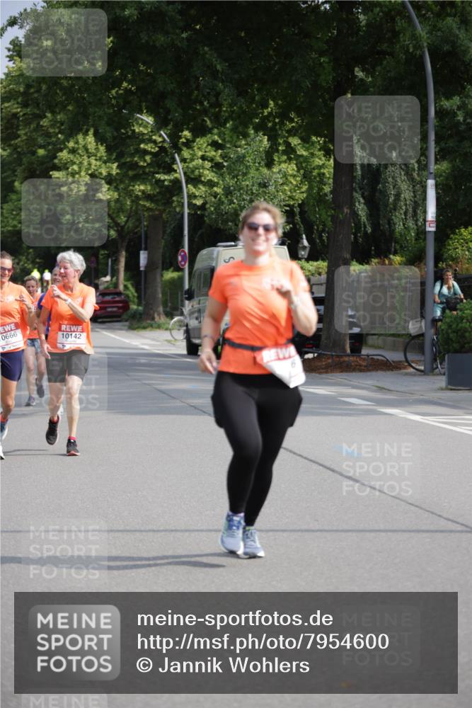 15.06.2025 - REWE Women's Run Jannik Wohlers http://msf.ph/oto/7954600 15.06.2025 08:49:49 Laufen 0666, 10142 meine-sportfotos.de
