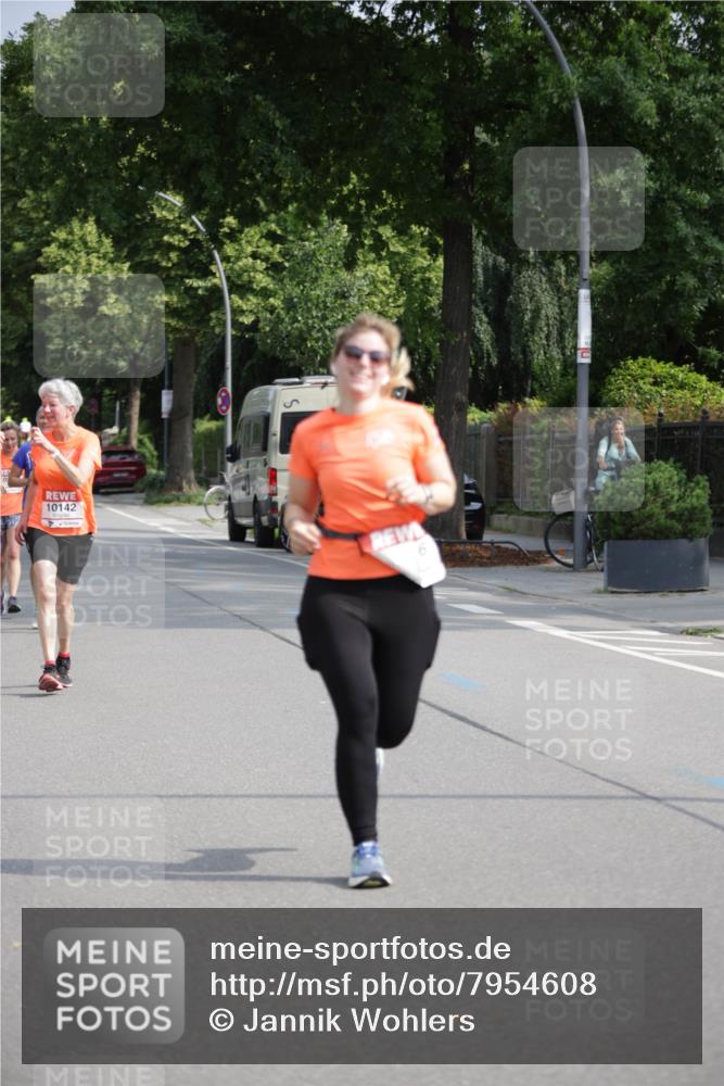 15.06.2025 - REWE Women's Run Jannik Wohlers http://msf.ph/oto/7954608 15.06.2025 08:49:49 Laufen 10142 meine-sportfotos.de