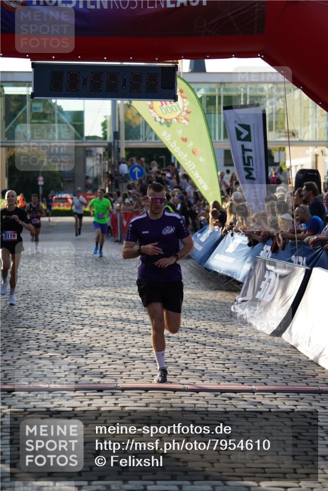13.06.2025 - Holstenköstenlauf Felixshl http://msf.ph/oto/7954610 13.06.2025 19:44:54 Laufen 2623, 3082, 3119, 3233 meine-sportfotos.de