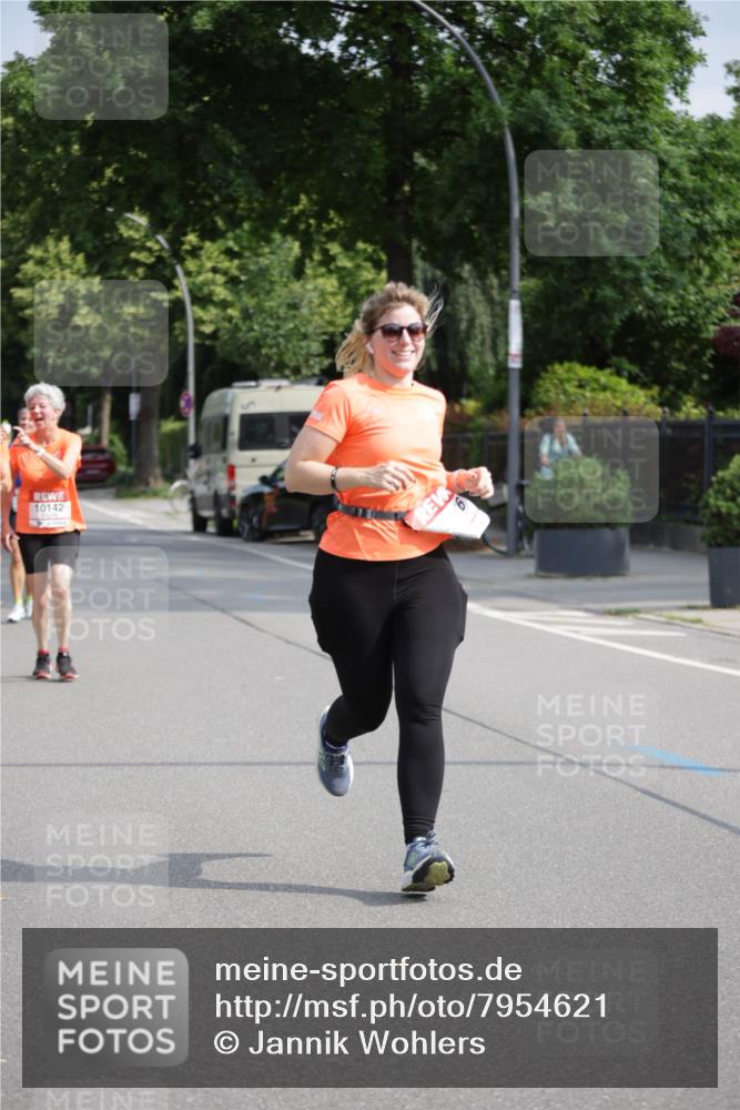 15.06.2025 - REWE Women's Run Jannik Wohlers http://msf.ph/oto/7954621 15.06.2025 08:49:49 Laufen 10142 meine-sportfotos.de