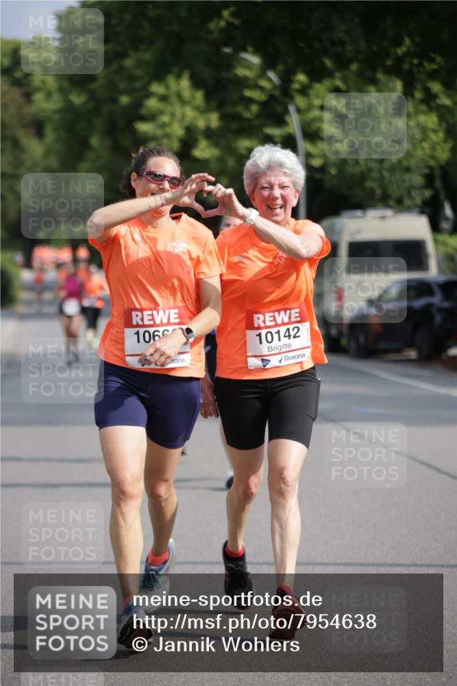 15.06.2025 - REWE Women's Run Jannik Wohlers http://msf.ph/oto/7954638 15.06.2025 08:49:51 Laufen 106, 10142 meine-sportfotos.de
