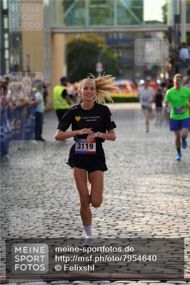13.06.2025 - Holstenköstenlauf Felixshl http://msf.ph/oto/7954640 13.06.2025 19:44:55 Laufen 2623, 3082, 3119, 3233, 3885 meine-sportfotos.de