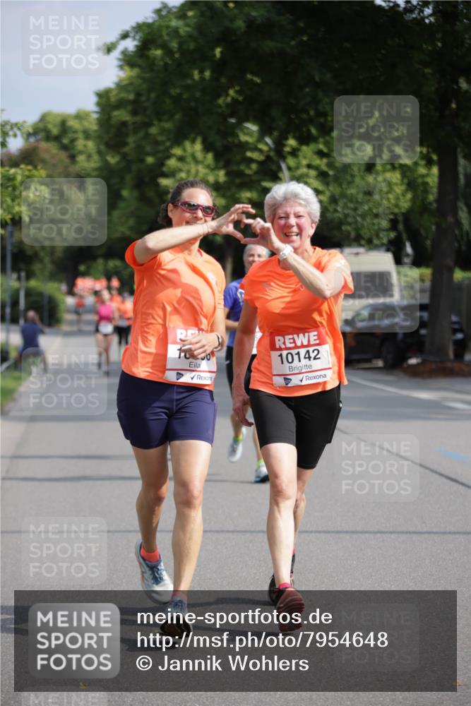 15.06.2025 - REWE Women's Run Jannik Wohlers http://msf.ph/oto/7954648 15.06.2025 08:49:51 Laufen 10142 meine-sportfotos.de