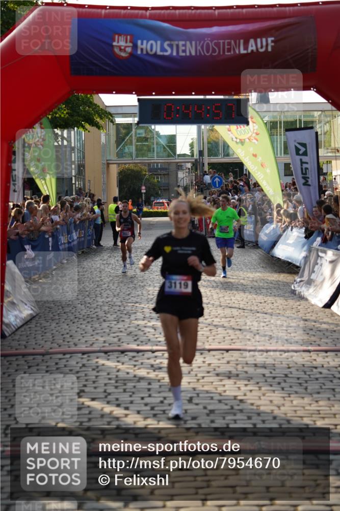13.06.2025 - Holstenköstenlauf Felixshl http://msf.ph/oto/7954670 13.06.2025 19:44:56 Laufen 2623, 3082, 3119, 3233, 3885 meine-sportfotos.de