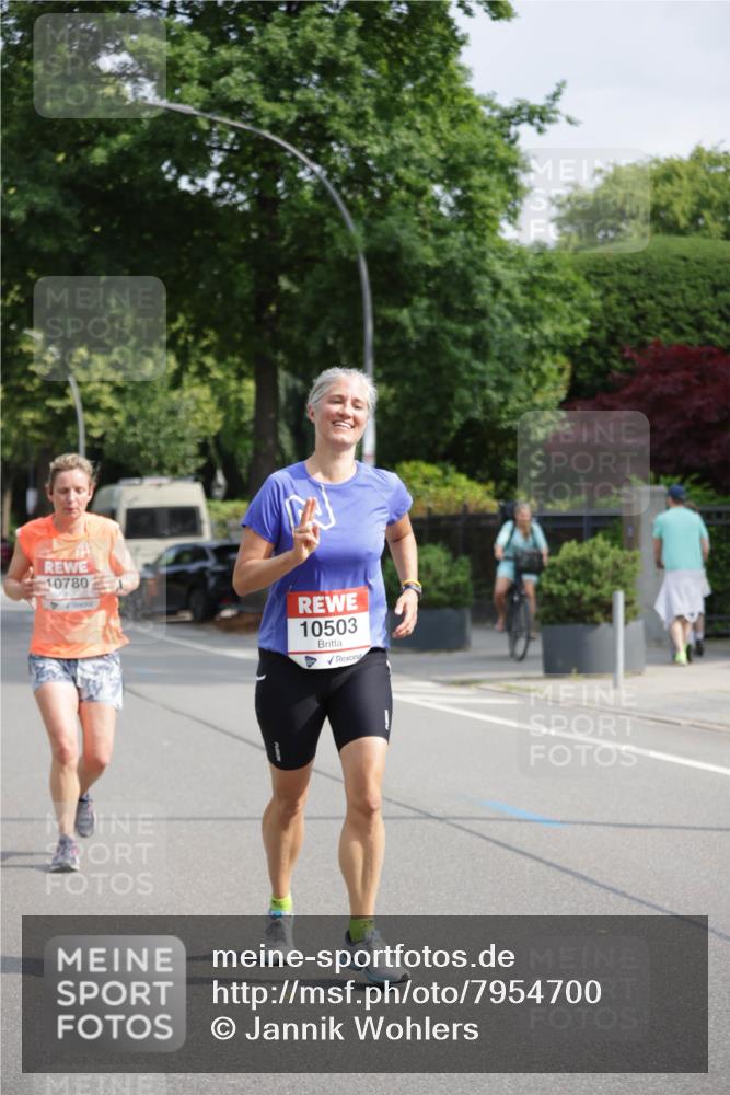 15.06.2025 - REWE Women's Run Jannik Wohlers http://msf.ph/oto/7954700 15.06.2025 08:49:54 Laufen 10780, 10503 meine-sportfotos.de