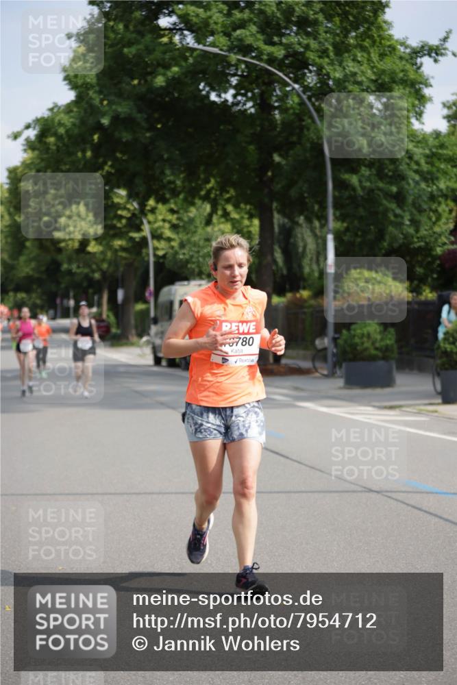 15.06.2025 - REWE Women's Run Jannik Wohlers http://msf.ph/oto/7954712 15.06.2025 08:49:55 Laufen 6780 meine-sportfotos.de