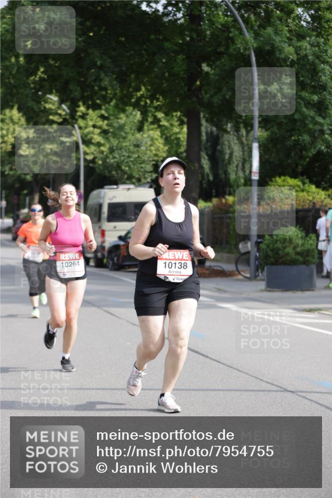 15.06.2025 - REWE Women's Run Jannik Wohlers http://msf.ph/oto/7954755 15.06.2025 08:50:00 Laufen 10264, 10138 meine-sportfotos.de