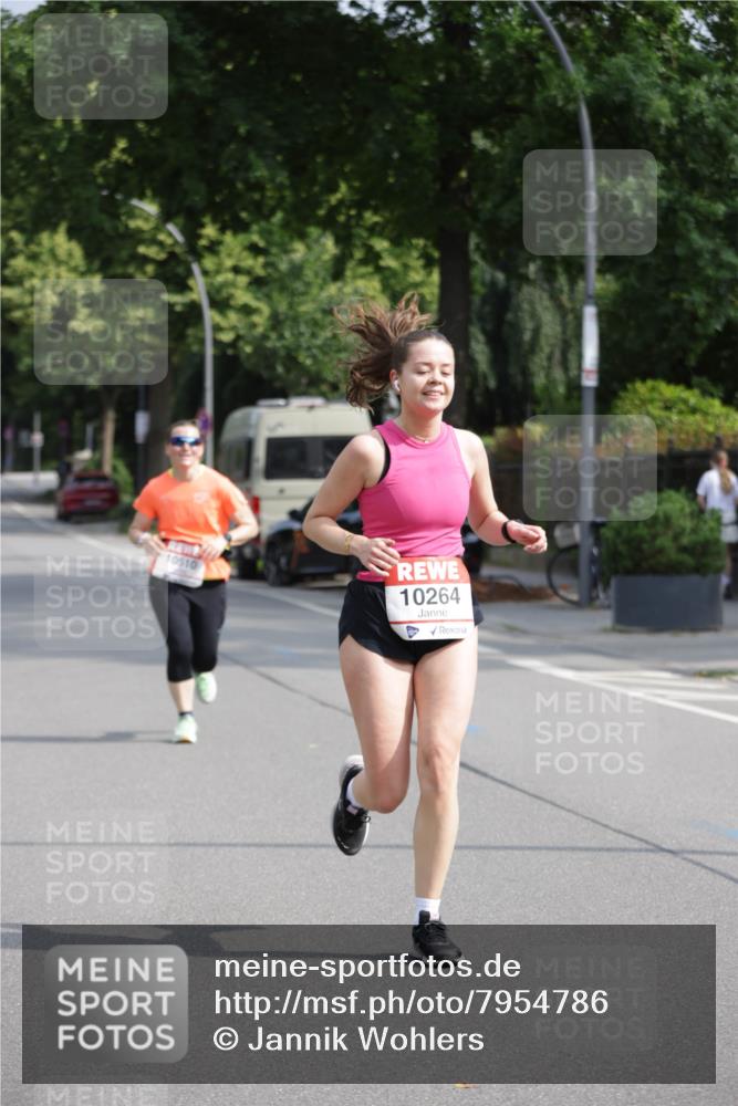 15.06.2025 - REWE Women's Run Jannik Wohlers http://msf.ph/oto/7954786 15.06.2025 08:50:02 Laufen 10510, 10264 meine-sportfotos.de