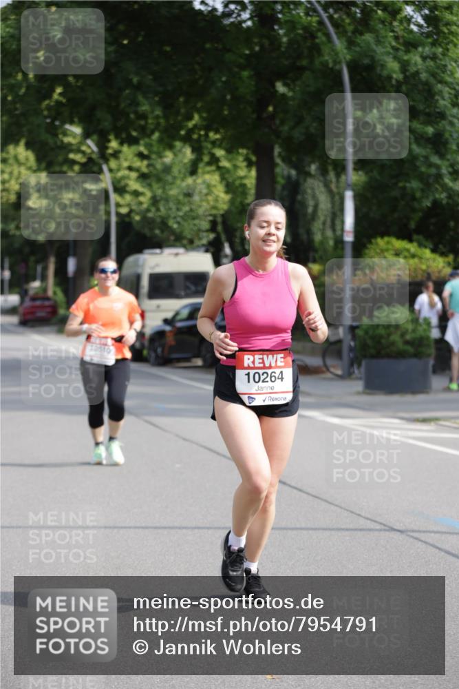 15.06.2025 - REWE Women's Run Jannik Wohlers http://msf.ph/oto/7954791 15.06.2025 08:50:02 Laufen 10264 meine-sportfotos.de
