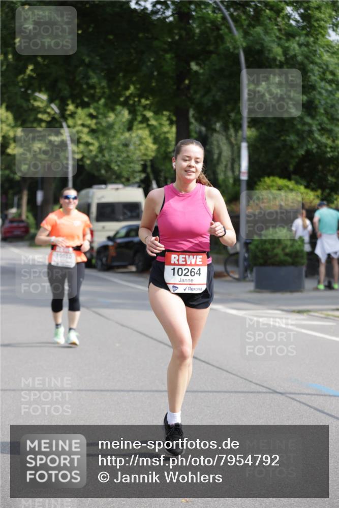 15.06.2025 - REWE Women's Run Jannik Wohlers http://msf.ph/oto/7954792 15.06.2025 08:50:02 Laufen 10264 meine-sportfotos.de