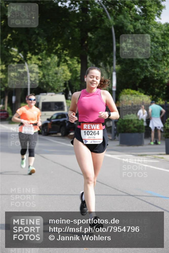 15.06.2025 - REWE Women's Run Jannik Wohlers http://msf.ph/oto/7954796 15.06.2025 08:50:02 Laufen 10510, 10264 meine-sportfotos.de