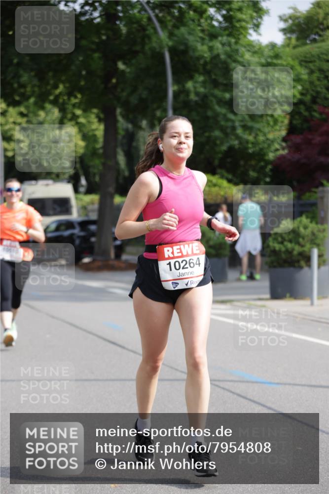 15.06.2025 - REWE Women's Run Jannik Wohlers http://msf.ph/oto/7954808 15.06.2025 08:50:02 Laufen 10264 meine-sportfotos.de