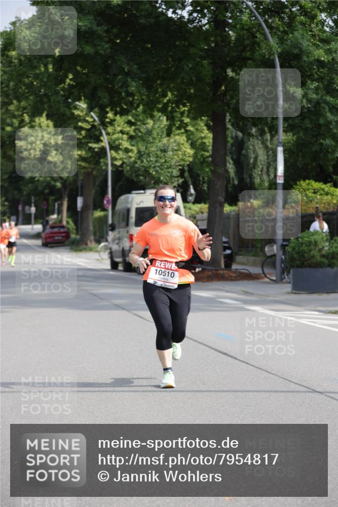15.06.2025 - REWE Women's Run Jannik Wohlers http://msf.ph/oto/7954817 15.06.2025 08:50:03 Laufen 10510 meine-sportfotos.de