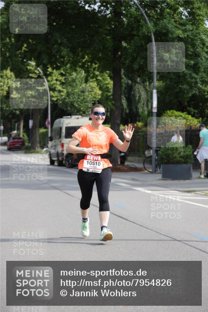 15.06.2025 - REWE Women's Run Jannik Wohlers http://msf.ph/oto/7954826 15.06.2025 08:50:03 Laufen 10510 meine-sportfotos.de