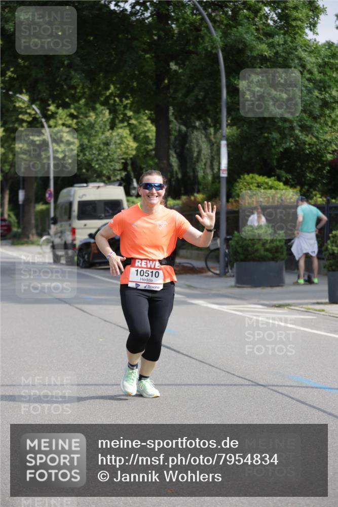 15.06.2025 - REWE Women's Run Jannik Wohlers http://msf.ph/oto/7954834 15.06.2025 08:50:04 Laufen 10510 meine-sportfotos.de