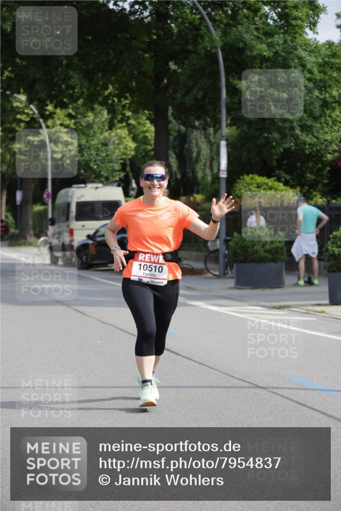 15.06.2025 - REWE Women's Run Jannik Wohlers http://msf.ph/oto/7954837 15.06.2025 08:50:04 Laufen 10510 meine-sportfotos.de