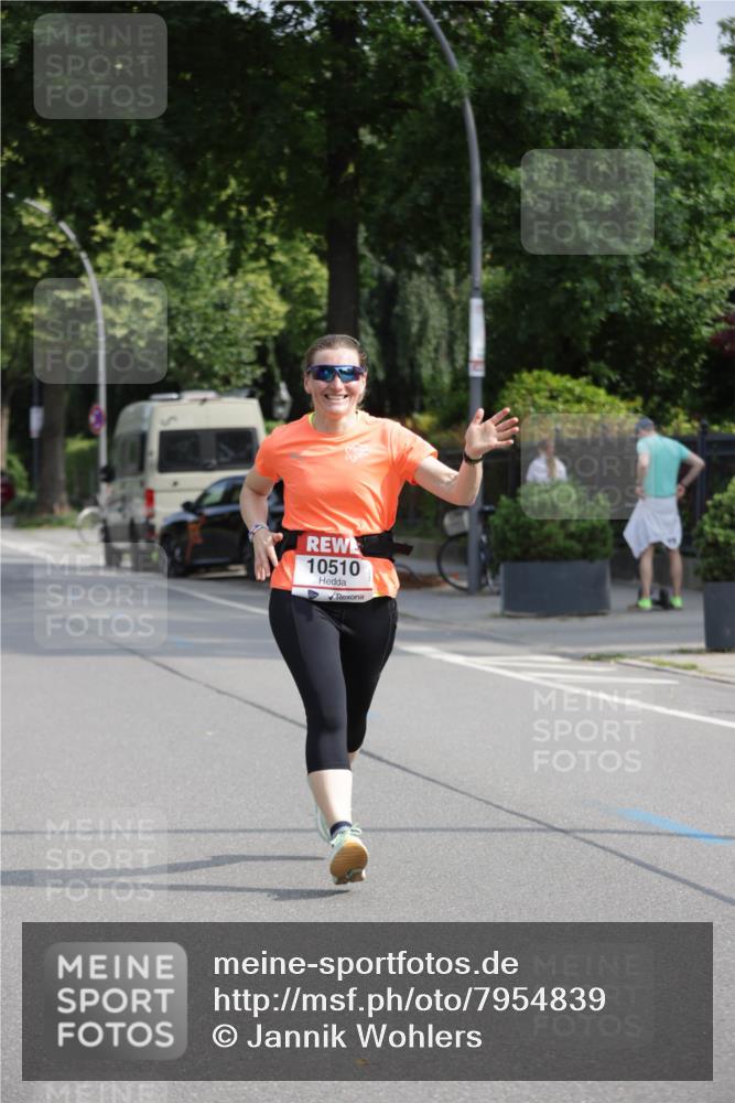 15.06.2025 - REWE Women's Run Jannik Wohlers http://msf.ph/oto/7954839 15.06.2025 08:50:04 Laufen 10510 meine-sportfotos.de