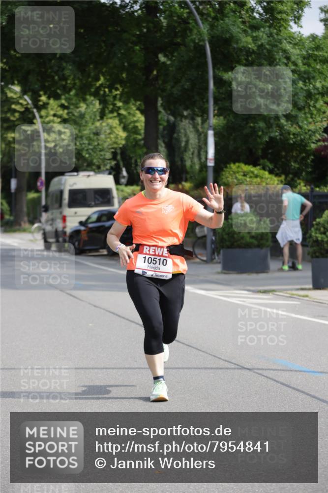 15.06.2025 - REWE Women's Run Jannik Wohlers http://msf.ph/oto/7954841 15.06.2025 08:50:04 Laufen 10510 meine-sportfotos.de