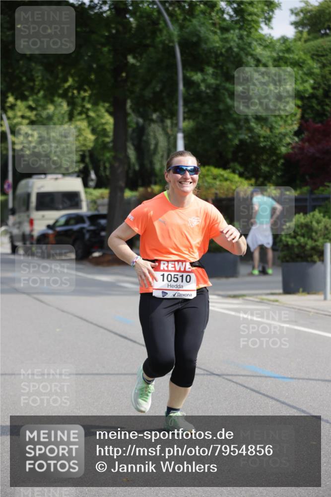 15.06.2025 - REWE Women's Run Jannik Wohlers http://msf.ph/oto/7954856 15.06.2025 08:50:04 Laufen 10510 meine-sportfotos.de