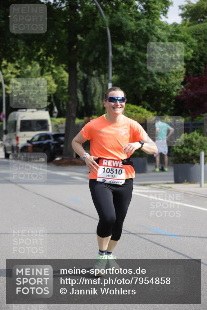 15.06.2025 - REWE Women's Run Jannik Wohlers http://msf.ph/oto/7954858 15.06.2025 08:50:04 Laufen 10510 meine-sportfotos.de