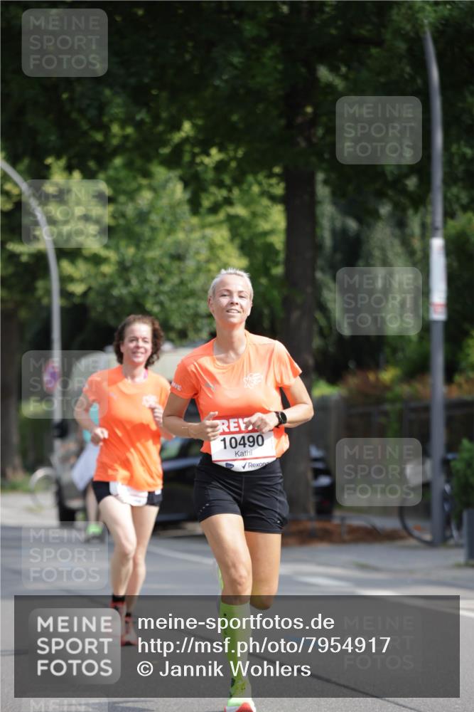15.06.2025 - REWE Women's Run Jannik Wohlers http://msf.ph/oto/7954917 15.06.2025 08:50:16 Laufen 10490 meine-sportfotos.de