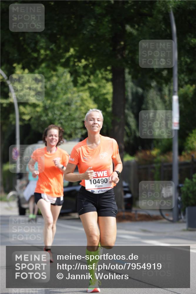 15.06.2025 - REWE Women's Run Jannik Wohlers http://msf.ph/oto/7954919 15.06.2025 08:50:16 Laufen 10490 meine-sportfotos.de