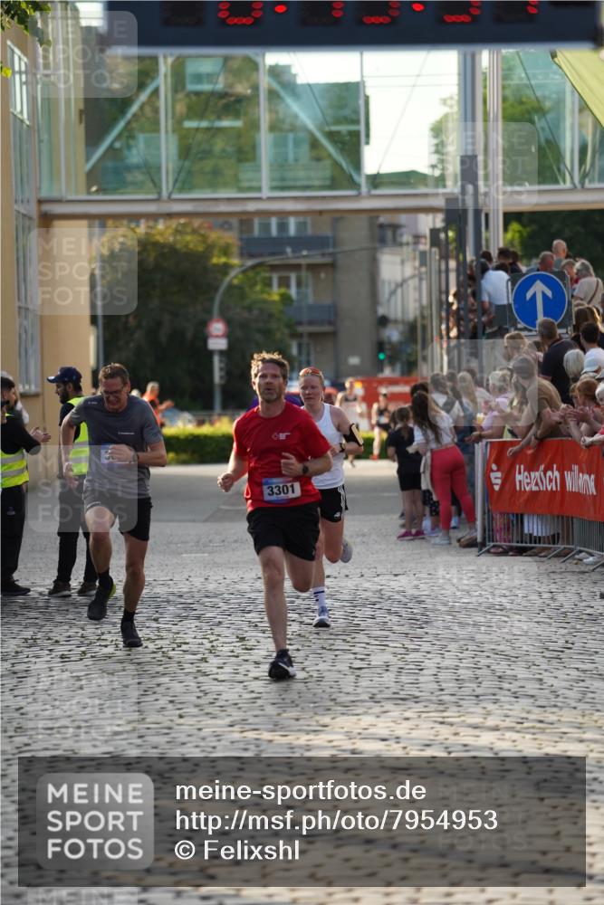 13.06.2025 - Holstenköstenlauf Felixshl http://msf.ph/oto/7954953 13.06.2025 19:45:31 Laufen 2768, 3301, 3586 meine-sportfotos.de