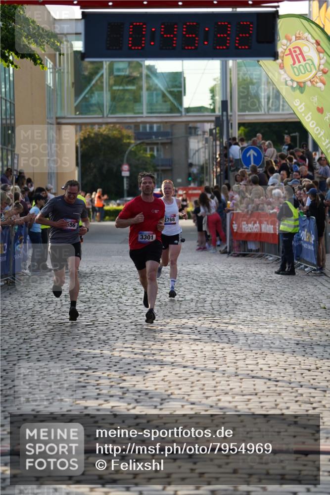 13.06.2025 - Holstenköstenlauf Felixshl http://msf.ph/oto/7954969 13.06.2025 19:45:32 Laufen 2768, 3301, 3586 meine-sportfotos.de
